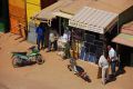 Die Entwicklungsl&auml;nder holen auf: Verkauf von Solaranlagen in Ouagadougou, Burkina Faso (Bild: Wegmann) 