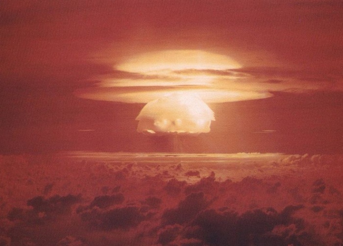 Castle Bravo, die st&auml;rkste je von den USA 1954 gez&uuml;ndete Atomwaffe, erreichte mit 15 Megatonnen mehr als das Doppelte der vorhergesagten Sprengkraft (Bild: US-Department of Energy